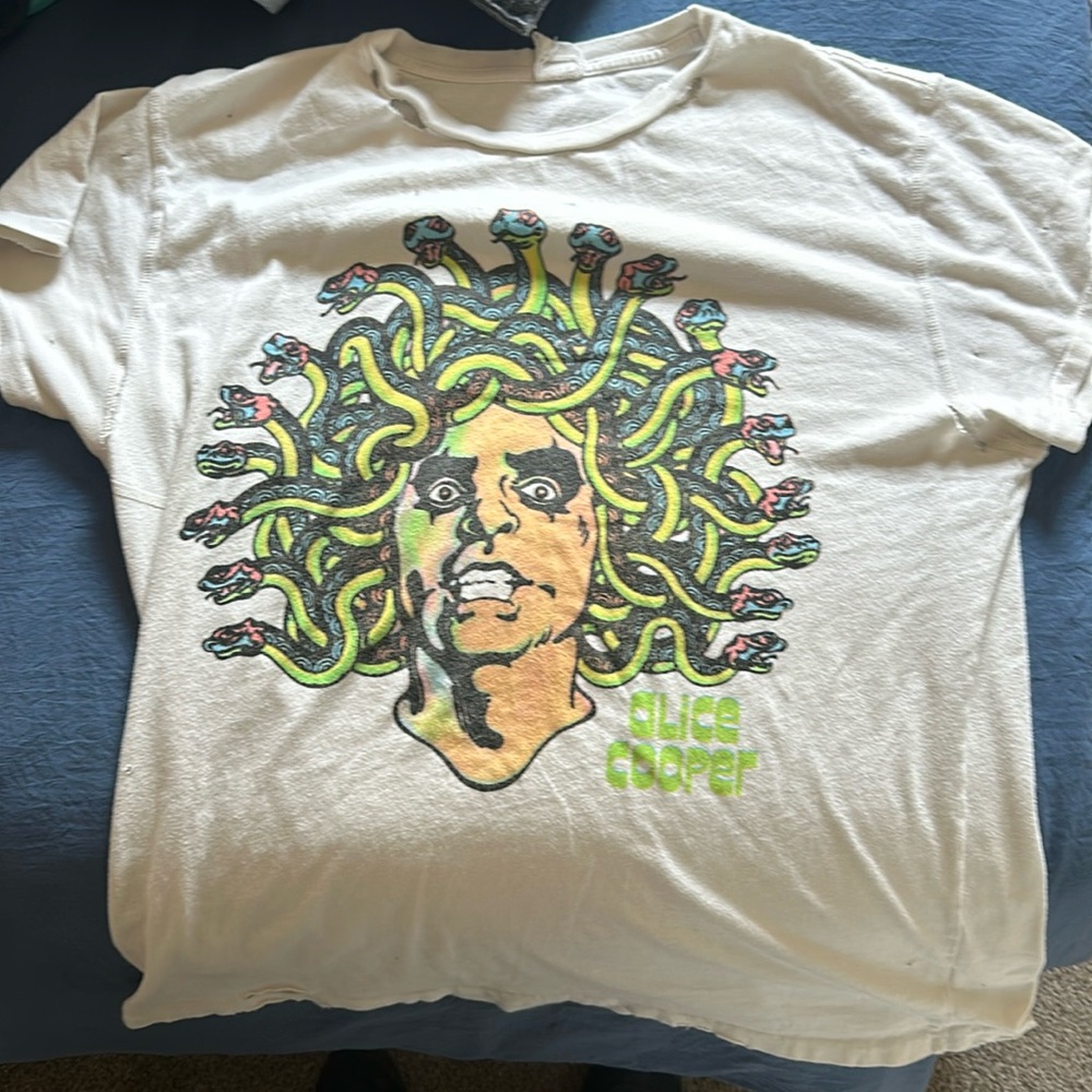 Good condition Alice Cooper Madeworn shirt. Size medium